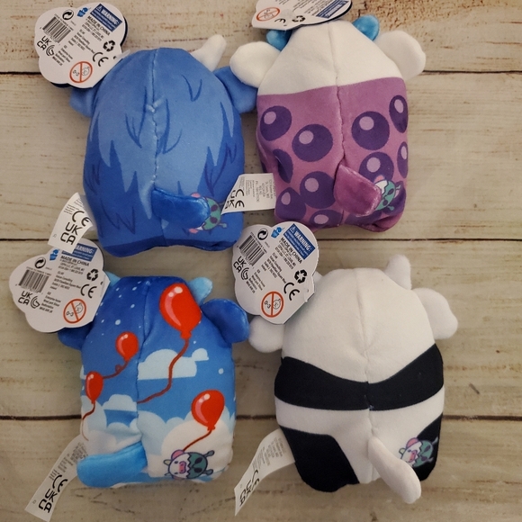 Lot of 4 Cows vs Aliens 4" Bean Filled Cow Plush #'s 001, 005, 007, 011 - Picture 6 of 10